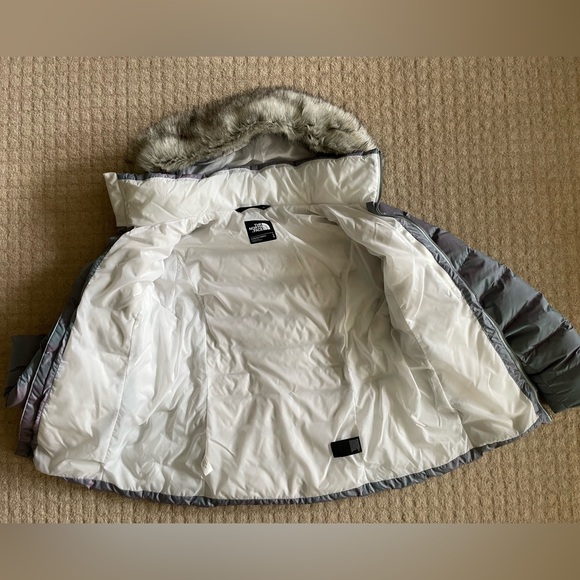 The North Face Jacket - Picture 2 of 4